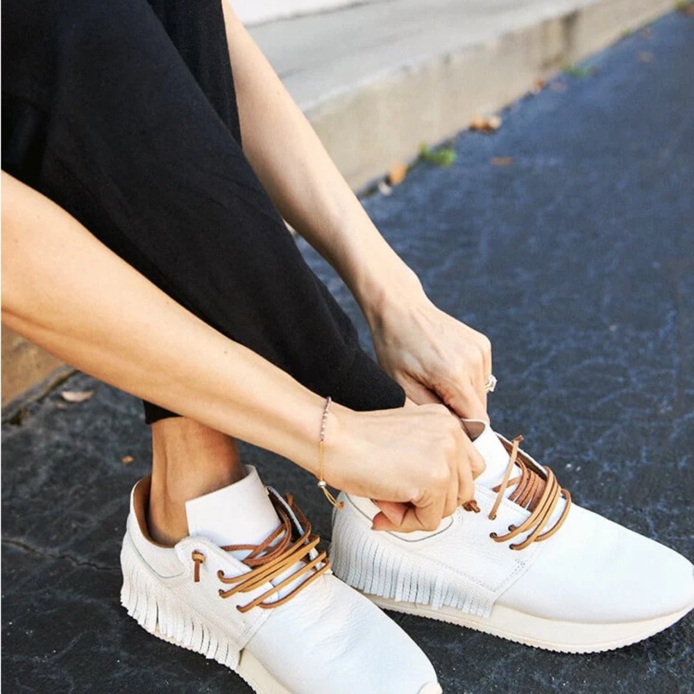 Esseutesse Leather Fringe Sneaker - White